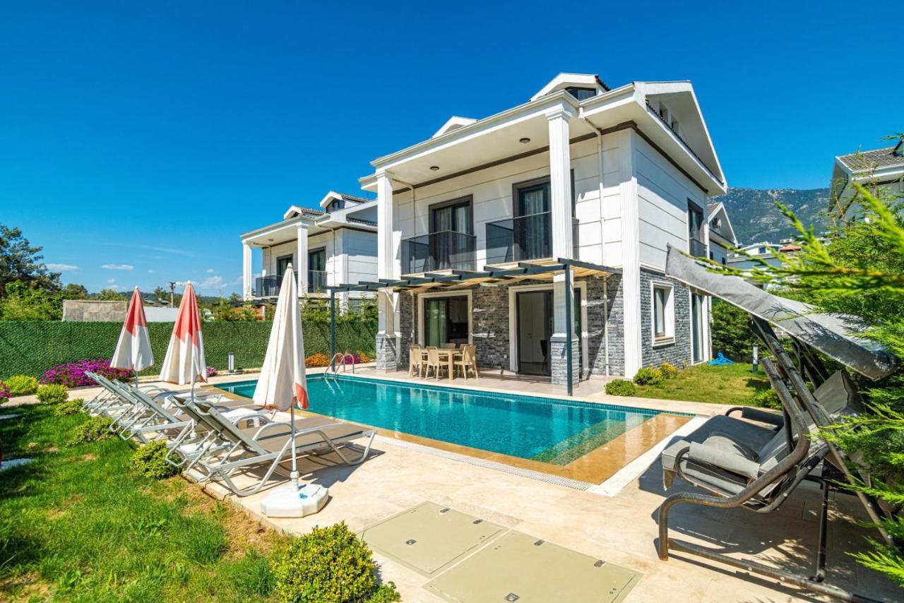4 Bedroom Holiday Villa In Hisaroenue Oeluedeniz- Gold Rose Фетхие Экстерьер фото