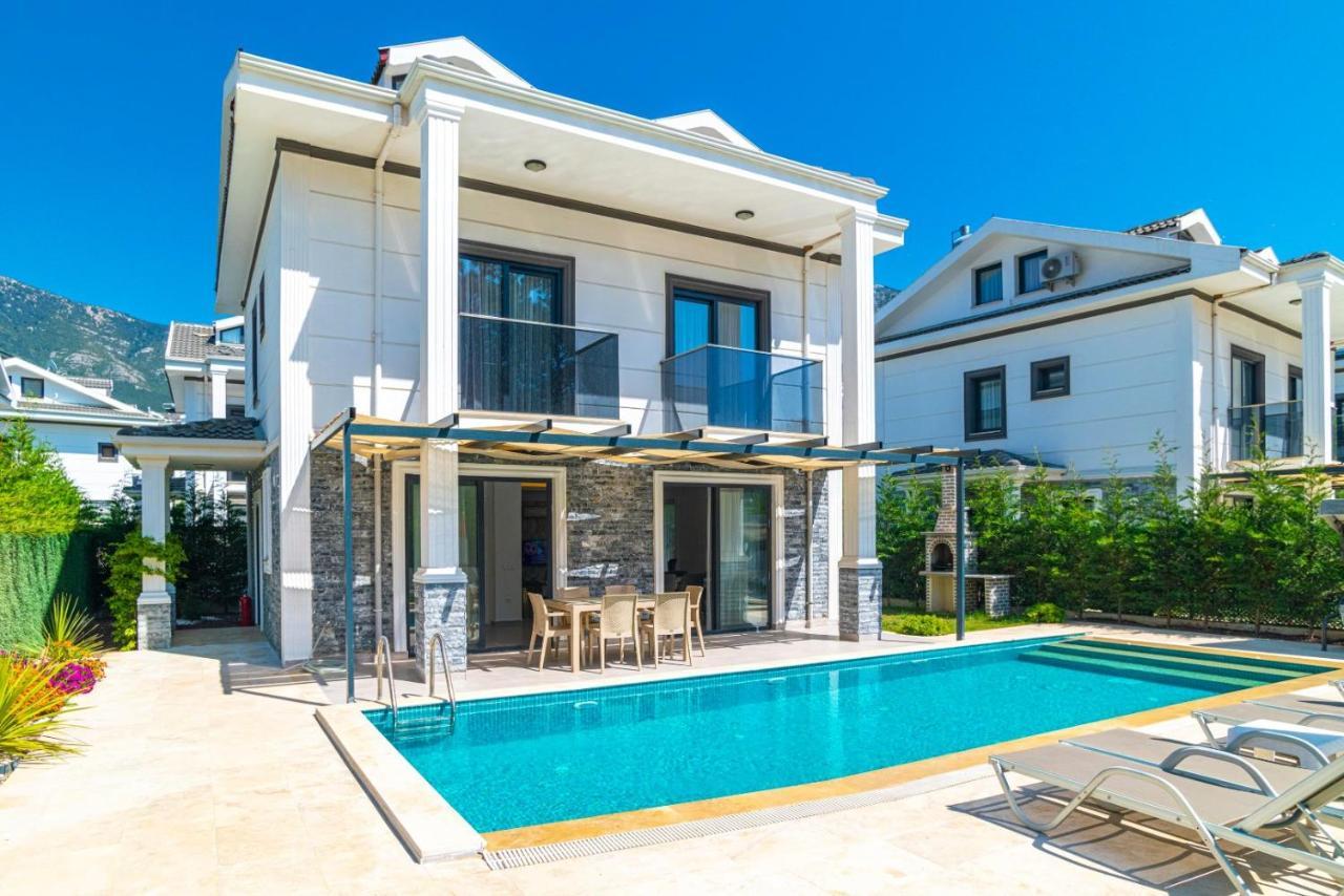 4 Bedroom Holiday Villa In Hisaroenue Oeluedeniz- Gold Rose Фетхие Экстерьер фото