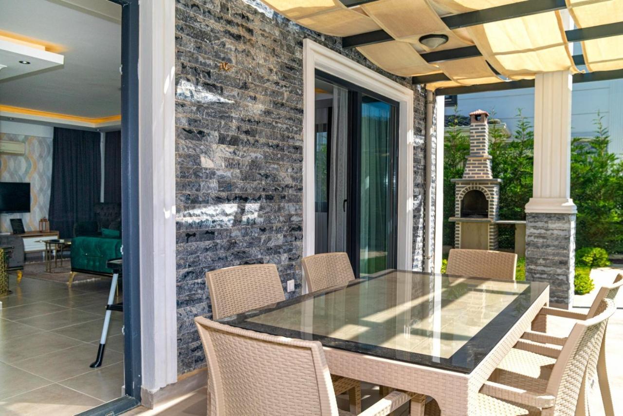 4 Bedroom Holiday Villa In Hisaroenue Oeluedeniz- Gold Rose Фетхие Экстерьер фото