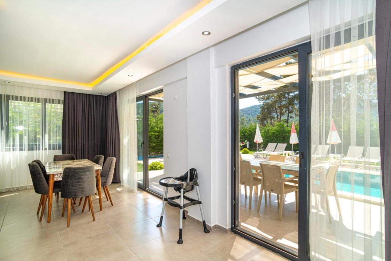 4 Bedroom Holiday Villa In Hisaroenue Oeluedeniz- Gold Rose Фетхие Экстерьер фото