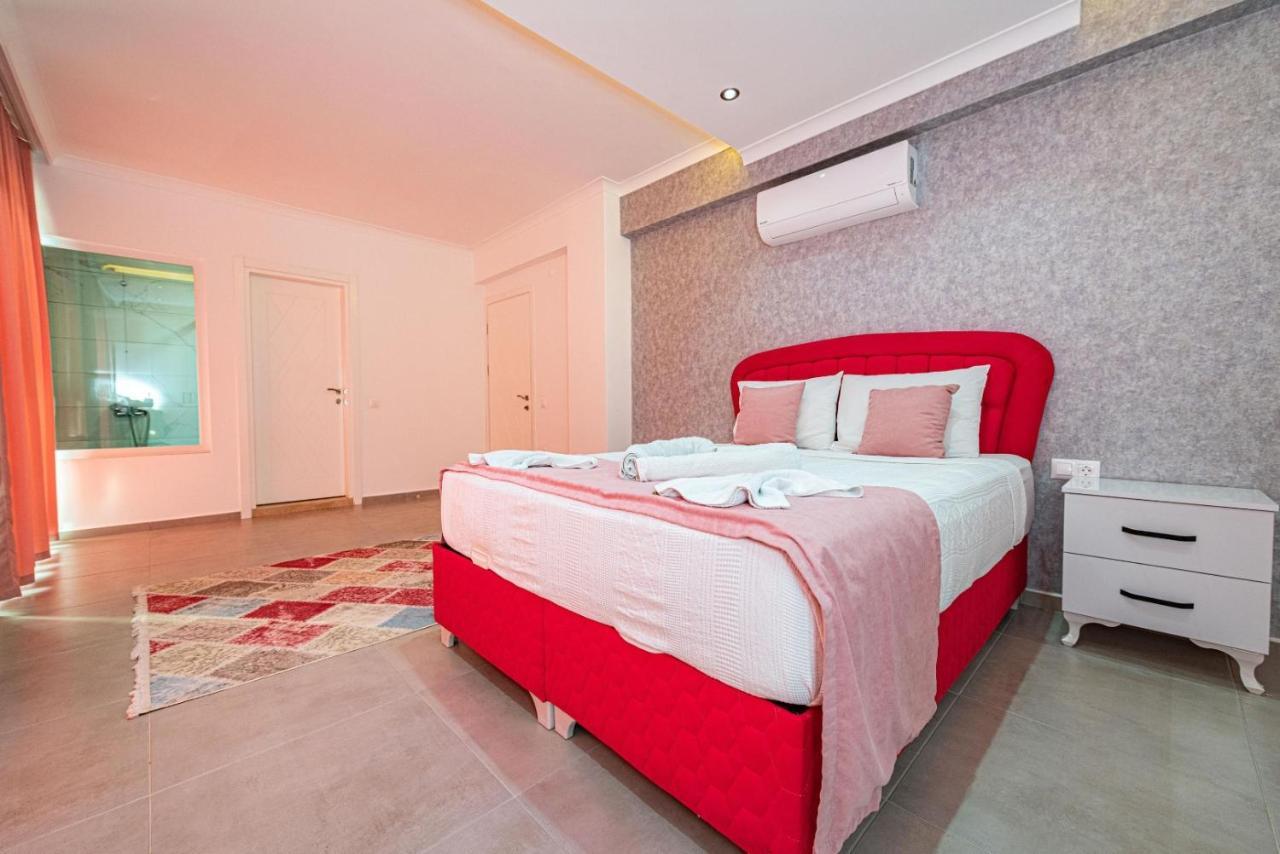 4 Bedroom Holiday Villa In Hisaroenue Oeluedeniz- Gold Rose Фетхие Экстерьер фото