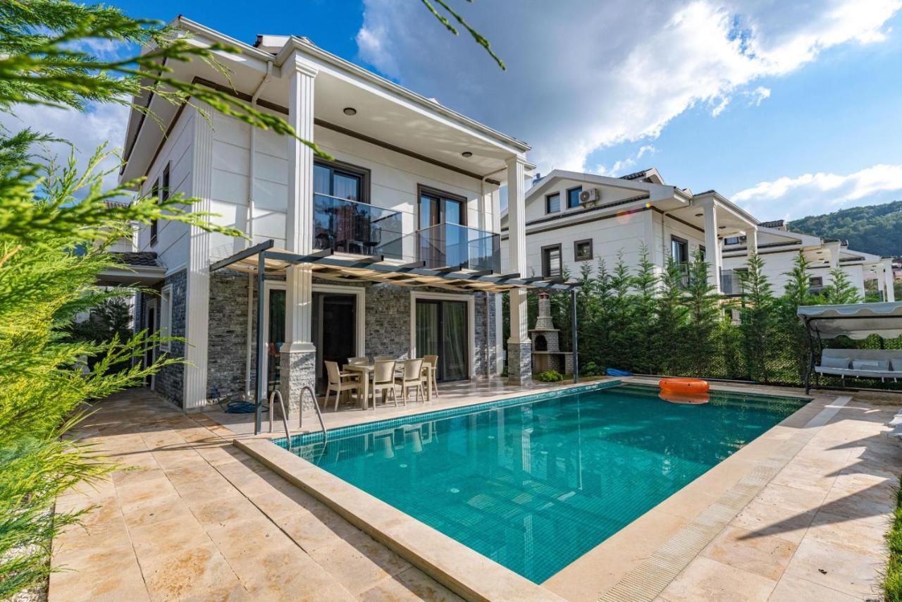 4 Bedroom Holiday Villa In Hisaroenue Oeluedeniz- Gold Rose Фетхие Экстерьер фото