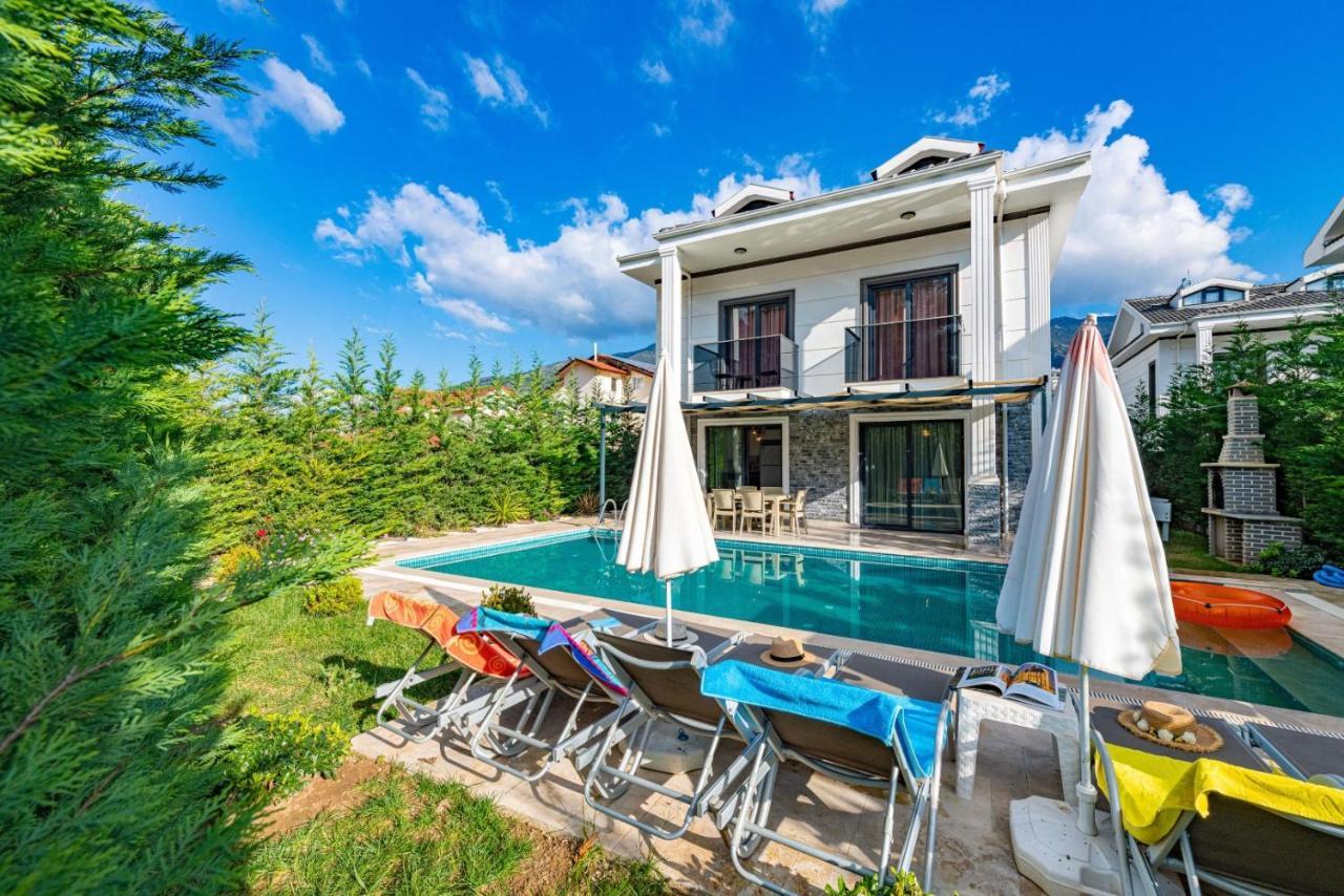 4 Bedroom Holiday Villa In Hisaroenue Oeluedeniz- Gold Rose Фетхие Экстерьер фото