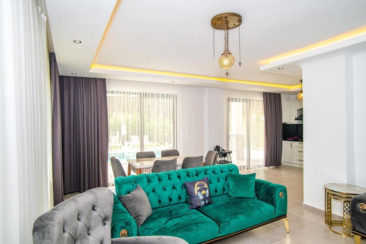 4 Bedroom Holiday Villa In Hisaroenue Oeluedeniz- Gold Rose Фетхие Экстерьер фото